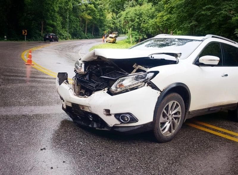 A white vehicle after a car accident